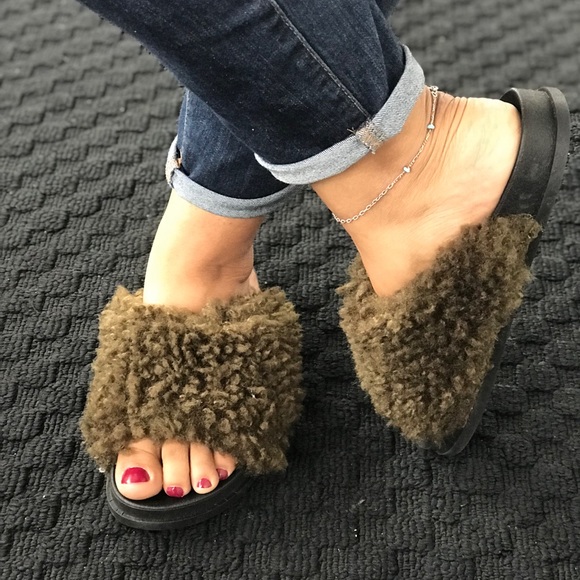 Ladies flatform fluffy faux fur slides. Olive - Picture 4 of 5